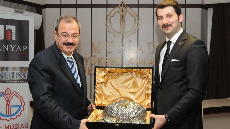 KONUKOĞLU’NDAN GENÇ İŞADAMLARINA BAŞARI REÇETESİ
