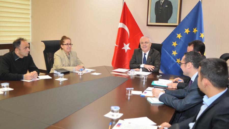 MESLEKİ EĞİTİM İÇİN ODA, OKUL VE ÖZEL SEKTÖR İŞBİRLİĞİ PROJESİ TANITIM TOPLANTISI YAPILDI