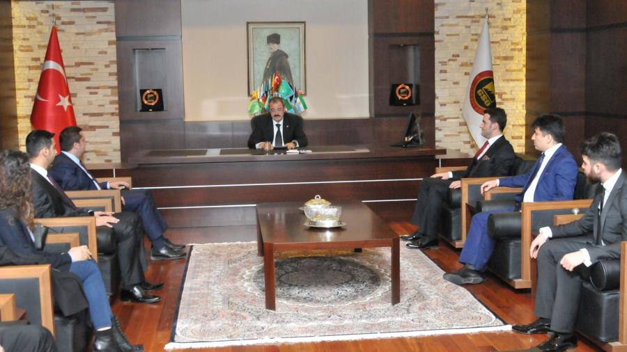 GENÇ GİRİŞİMCİLERE ‘’ORTAK İŞ YAPMA KÜLTÜRÜNÜ GELİŞTİRİN’’ TAVSİYESİ