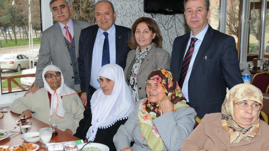 GSO’DAN HUZUREVİ SAKİNLERİNE MORAL YEMEĞİ