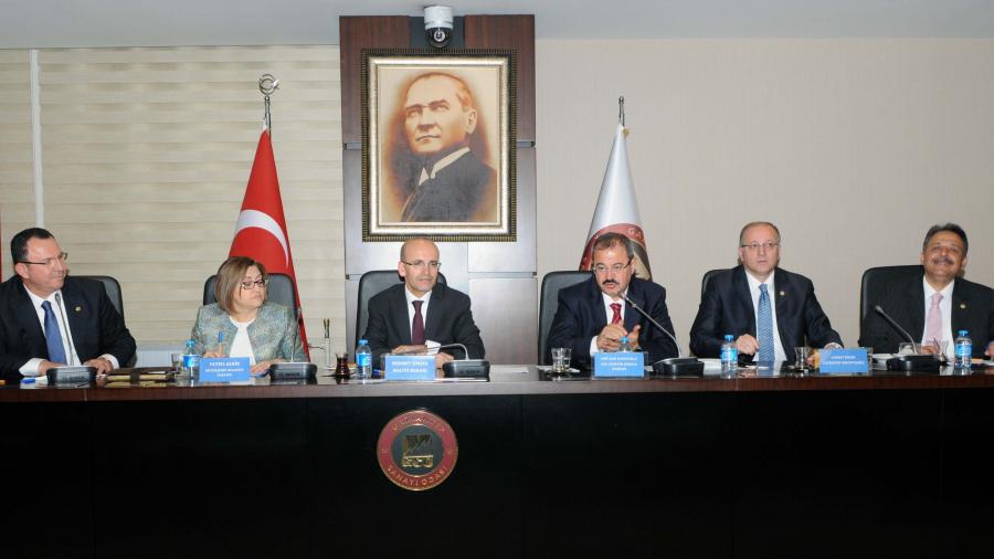 MALİYE BAKANI ŞİMŞEK, SANAYİCİLERLE BİR ARAYA GELDİ