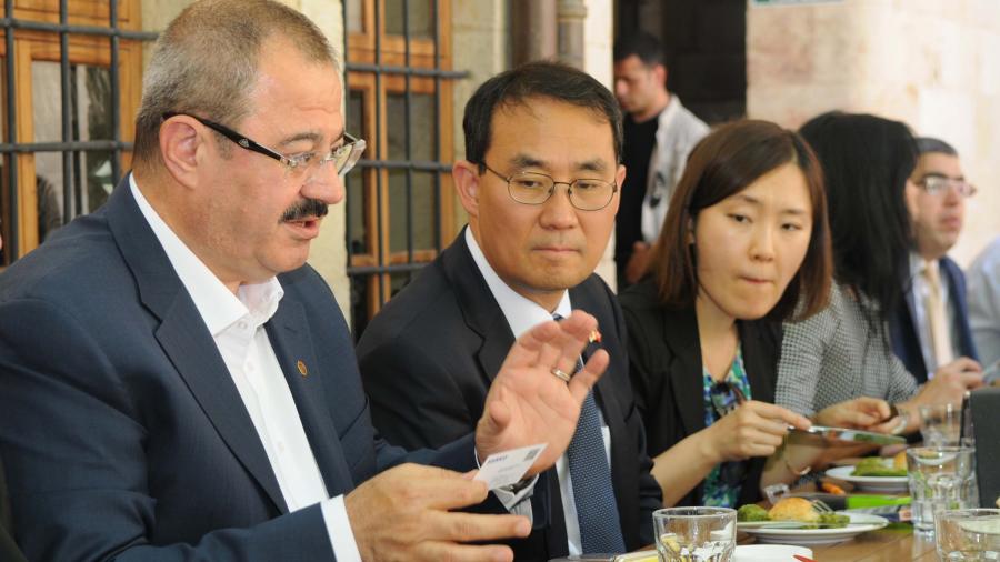 KORE BÜYÜKELÇİSİ YUNSOO CHO, SANAYİCİLERLE BİR ARAYA GELDİ