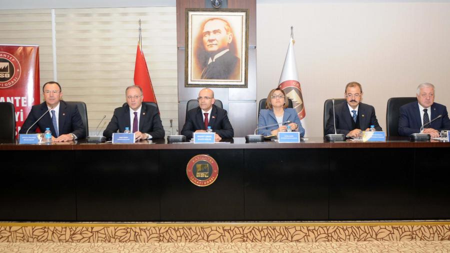 MALİYE BAKANI, SANAYİCİLERLE BİR ARAYA GELDİ