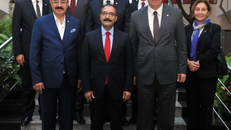 GSO YÖNETİMİNDEN, GAÜN REKTÖRÜ PROF. DR. GÜR’E HAYIRLI OLSUN ZİYARETİ