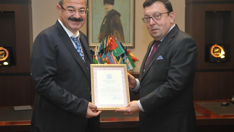 KONUKOĞLU’NA TSK MEHMETÇİK VAKFI’NDAN ANLAMLI PLAKET