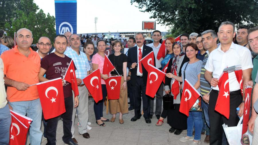 DEMOKRASİ NÖBETİ