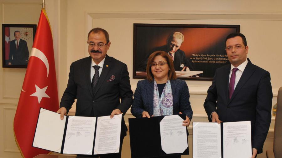 'KADIN GİRİŞİMCİ DESTEK MERKEZİ PROJESİ' PROTOKOLÜ İMZALANDI