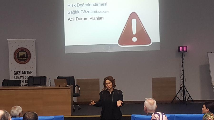 TÜRK VE SURİYELİ İŞVERENLERE YÖNELİK İSG MEVZUATI SEMİNERİ DÜZENLENDİ