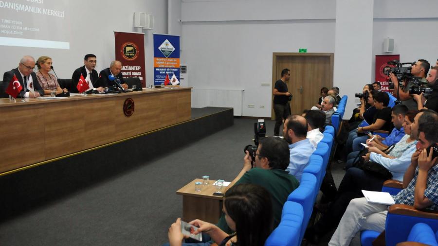 GSO YÖNETİM KURULU BAŞKANI ADNAN ÜNVERDİ GSO’NUN PROJELERİNİ BASIN TOPLANTISI İLE ANLATTI