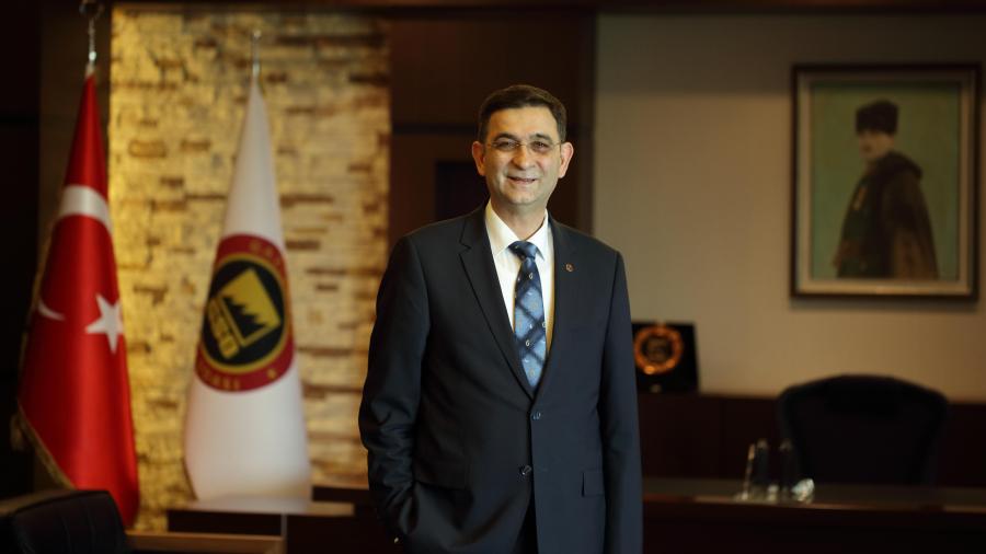 ADNAN ÜNVERDİ: “CUMHURİYETİMİZE VE ONUN YÜCE DEĞERLERİNE SAHİP ÇIKMALIYIZ”