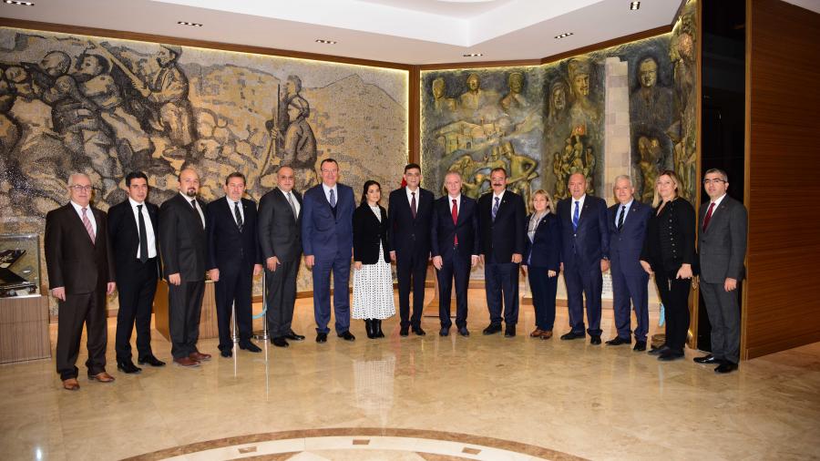 GSO YÖNETİMİNDEN VALİ DAVUT GÜL'E ZİYARET