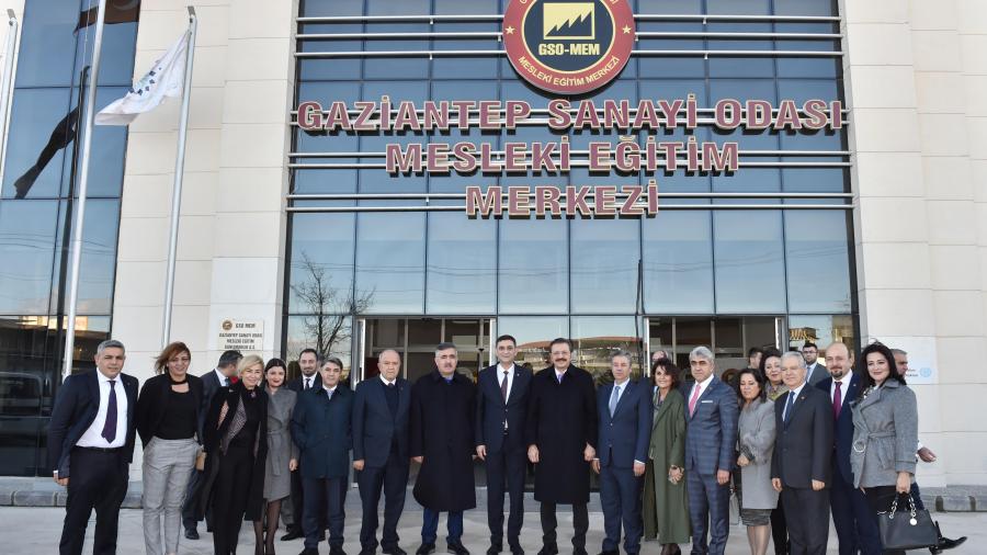 TOBB BAŞKANI M. RİFAT HİSARCIKLIOĞLU:“GSO MESLEKİ EĞİTİM MERKEZİ TAM BİR BAŞARI HİKAYESİ OLMUŞ”