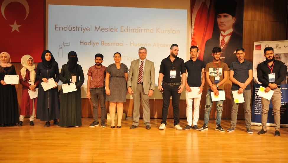 SPARK PROJESİ KURSİYERLERİNE SERTİFİKA VERİLDİ