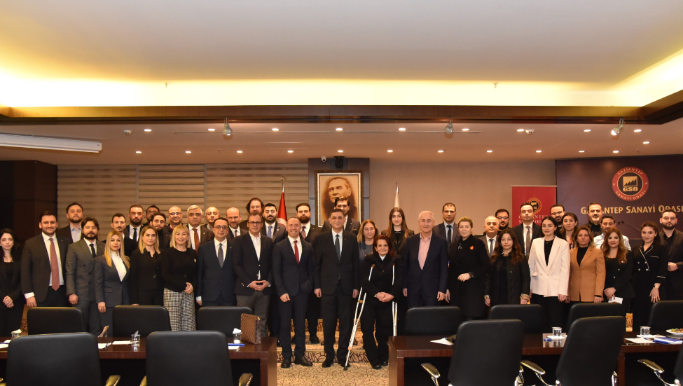 EKONOMİDE 2024 YILI BEKLENTİLERİ GSO’DA KONUŞULDU