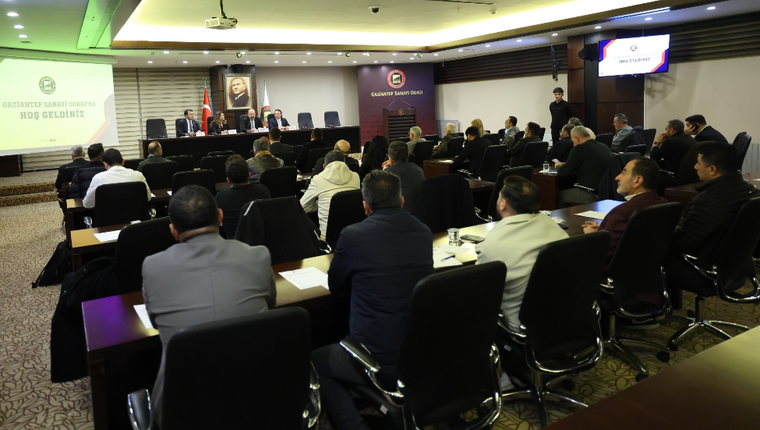 MOBİLYA SEKTÖRÜNÜN SORUNLARI VE GELECEĞİ GSO’DA KONUŞULDU