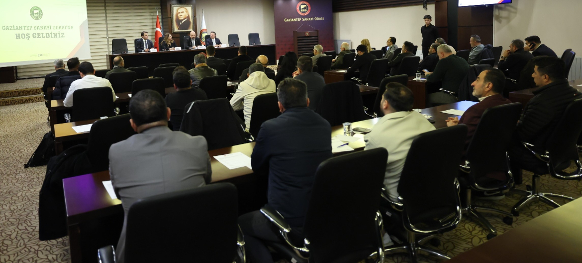 MOBİLYA SEKTÖRÜNÜN SORUNLARI VE GELECEĞİ GSO’DA KONUŞULDU